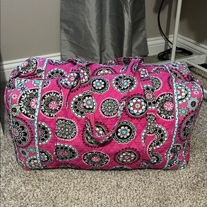 Vera Bradley Vibrant Pink Patterned Women's large duffle bag!